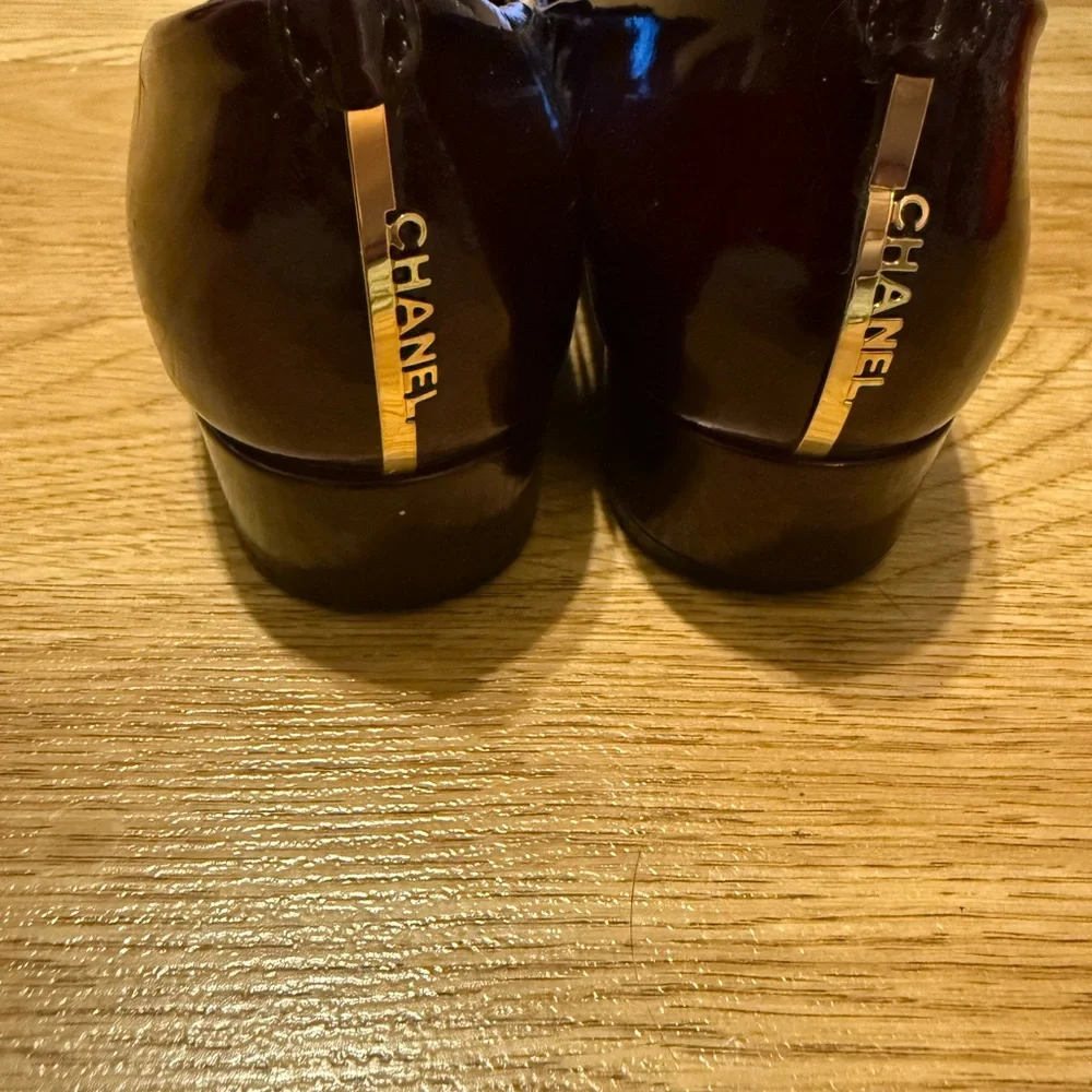 CHANEL Kitten Patent Leather Heels. Size 36.5, 6.5US - Picture 3 of 8